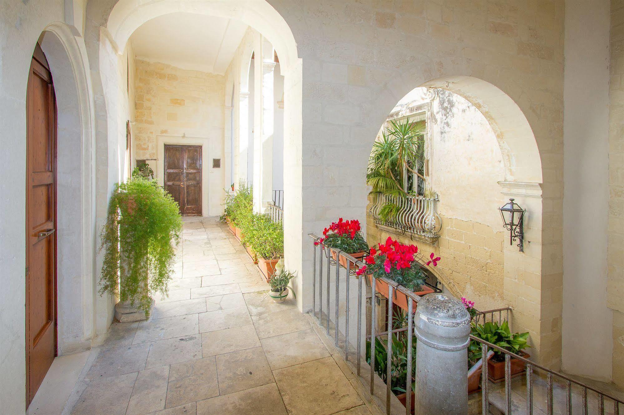 B&B Casa Li Santi Lecce Exterior photo
